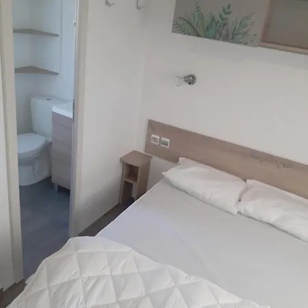 Mobilhome 3 Ch Dans Impasse Es45 Camping Fréjus
