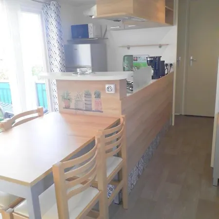 Mobilhome 3 Ch Dans Impasse Es45 * Fréjus