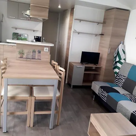 Mobilhome 3 Ch Dans Impasse Es45 Kemping Fréjus
